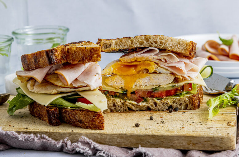 Slik lager du hjemmelaget club sandwich