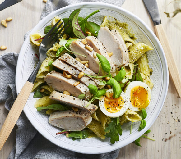 Kylling med pasta og pesto