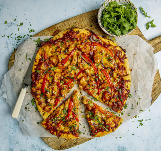 Pizza med barbeque-kylling