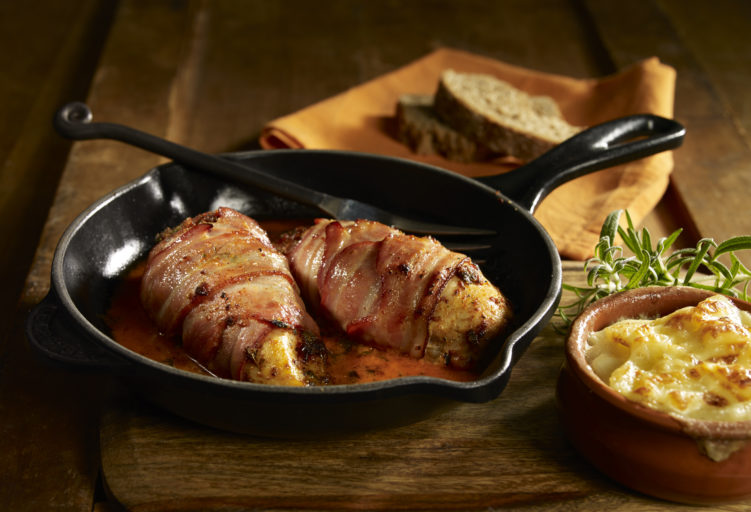 Slik lager du baconsurret kylling