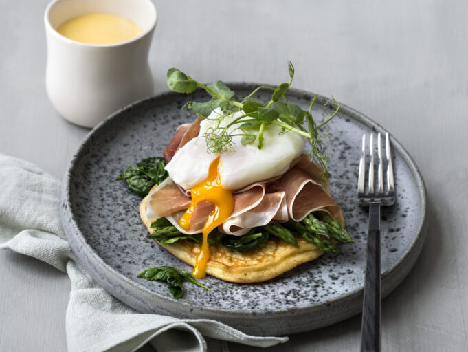 Posjert egg "Eggs Benedict"