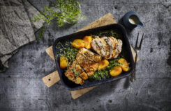 Fylt utbenet hel kylling