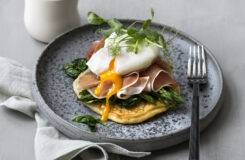 Posjert egg "Eggs Benedict"