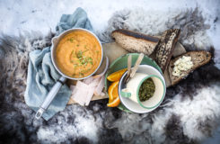 gulrotsuppe med kalkunpålegg